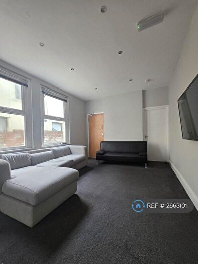 7 Bedroom Semi Detached House To Rent In Pen-Y-Wain Road, Cardiff, CF24