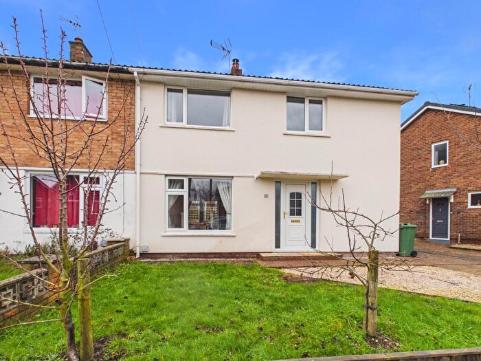 3 Bedroom Semi Detached House For Sale In Petersmith Drive, New Ollerton, Newark, NG22