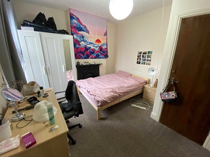 6 Bedroom Terraced House To Rent In Cawdor Road, Manchester, M14