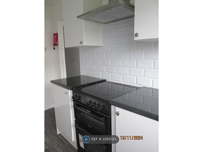 2 Bedroom Flat To Rent In Haig Court, Chelmsford, CM2