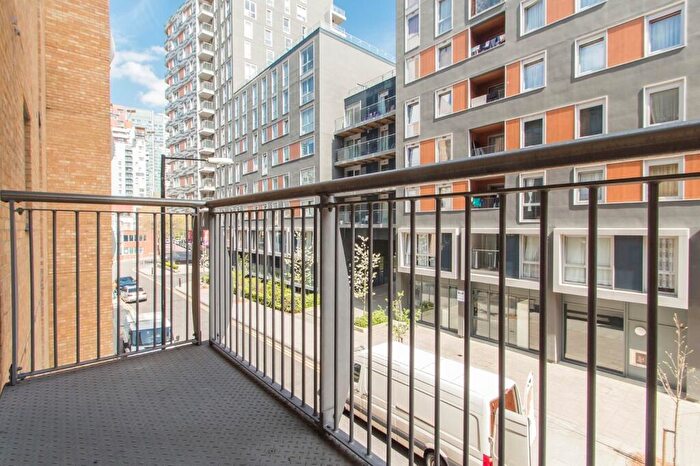 1 Bedroom Flat To Rent In Moore House, Cassilis Road, E14