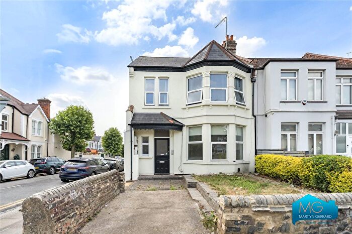 1 Bedroom Flat To Rent In Granville Road, London, N12