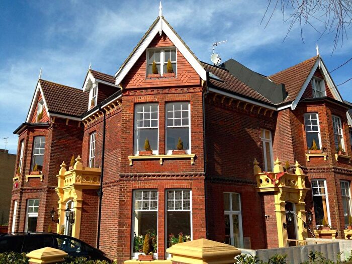 2 Bedroom Apartment To Rent In Wilbury Avenue, Hove, BN3