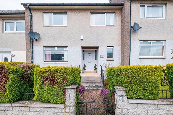 3 Bedroom Terraced House For Sale In Earn Crescent, Dundee, DD2