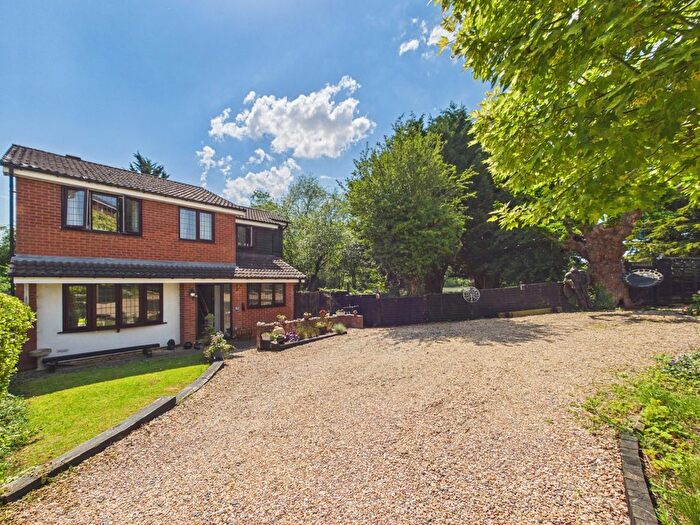 4 Bedroom Detached House For Sale In Meadowbank Drive, Worcester, Worcestershire, WR2