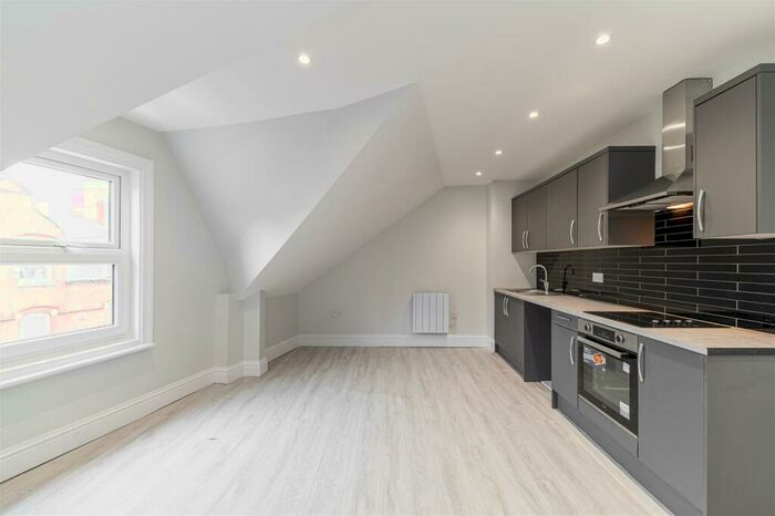 1 Bedroom Flat To Rent In Whitley Road, Whitley Bay, Tyne And Wear, NE26