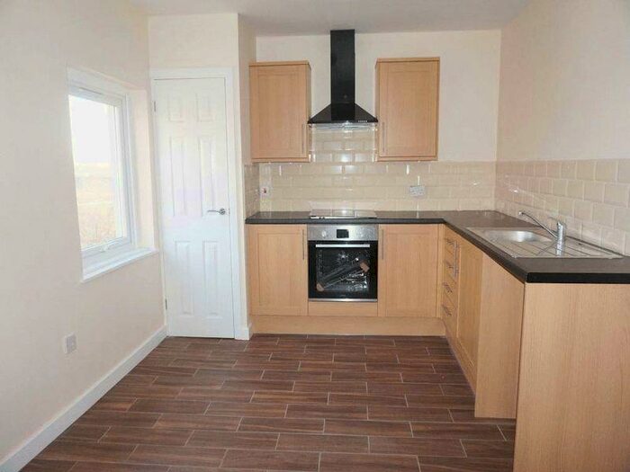 2 Bedroom Flat To Rent In Park Street, Fenton, Stoke-On-Trent, ST4