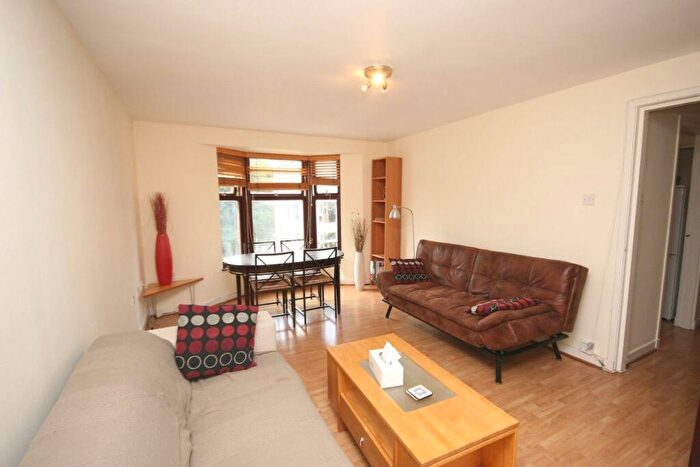 2 Bedroom Flat To Rent In McDonald Road, Edinburgh, EH7