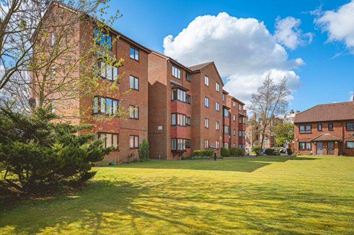2 Bedroom Retirement Property For Sale In Rayners Lane, Harrow, HA2