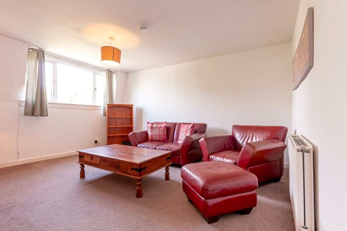 3 Bedroom Flat For Sale In Clifton Road, Hilton, Aberdeen, AB24