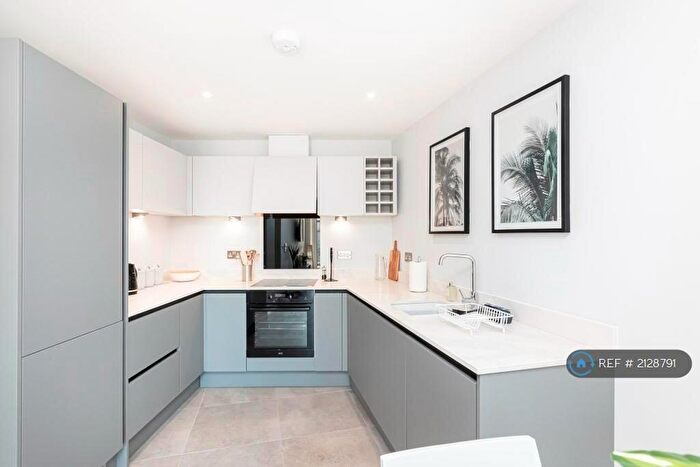 2 Bedroom Flat To Rent In Cellars Farm Road, Bournemouth, BH6