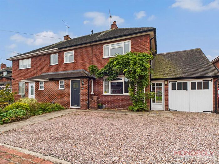 4 Bedroom Semi-detached House For Sale In Pant Olwen, Gresford, Wrexham, LL12