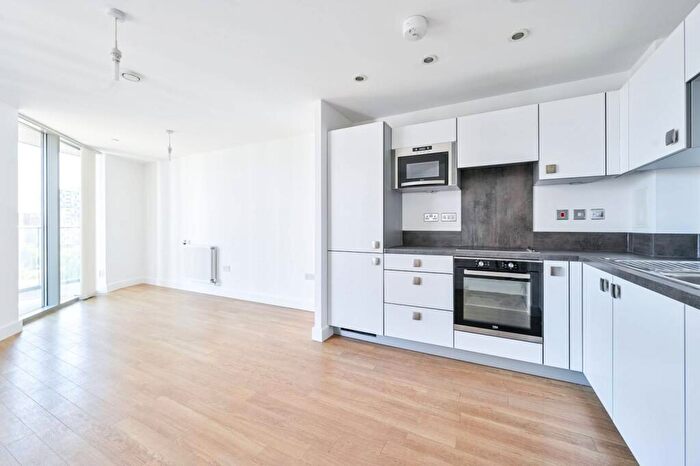 1 Bedroom Flat To Rent In Loampit Vale, Lewisham, London, SE13