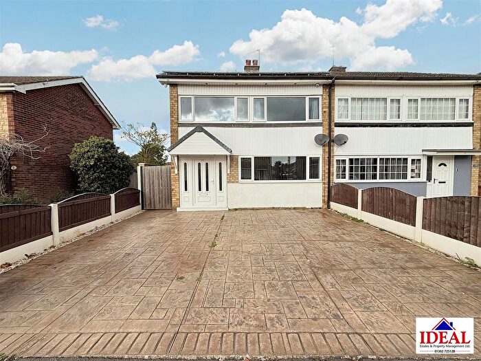 3 Bedroom Semi-Detached House For Sale In Graham Road, Kirk Sandall, Doncaster, DN3