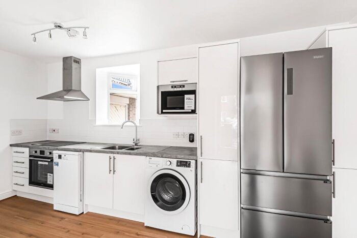 1 Bedroom Flat To Rent In Trundleys Road, London, SE8