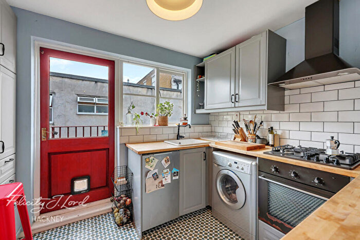 1 Bedroom Terraced House For Sale In Seal Street, London, E8