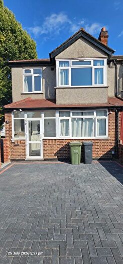 3 Bedroom End Of Terrace House To Rent In Streatham Vale, London, SW16