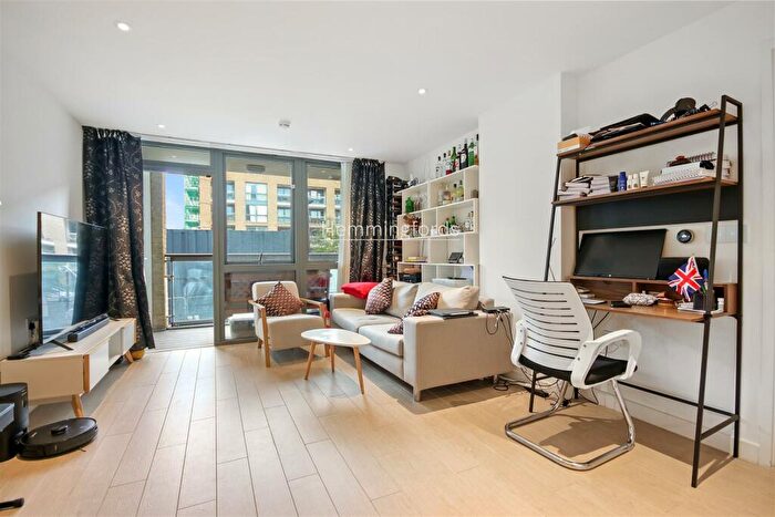 2 Bedroom Apartment To Rent In Ann Street, London, N1