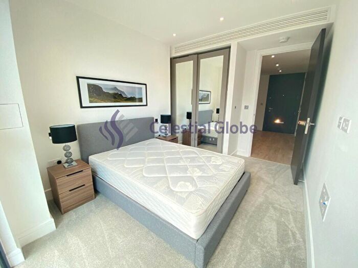 2 Bedroom Flat To Rent In Piazza Walk, London, E1