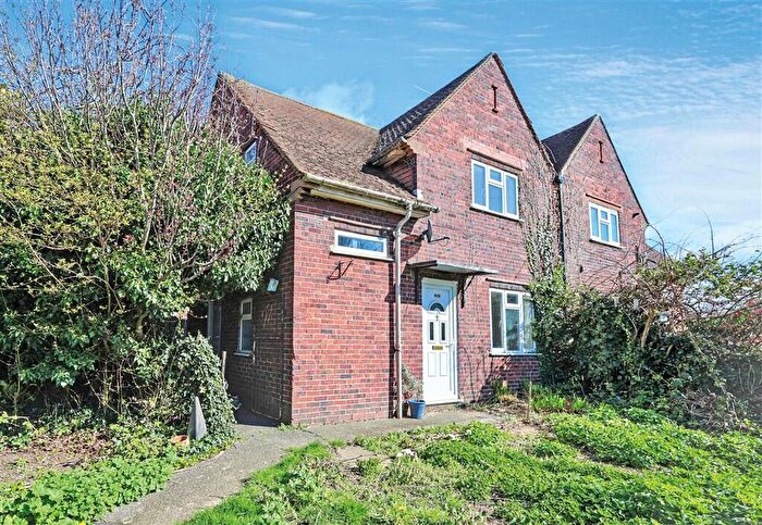 3 Bedroom Semi Detached House For Sale In Vauxhall Avenue, Canterbury, CT1