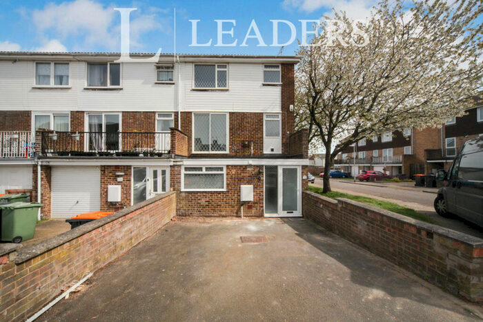 5 Bedroom Semi-Detached House To Rent In Beale Street, LU6