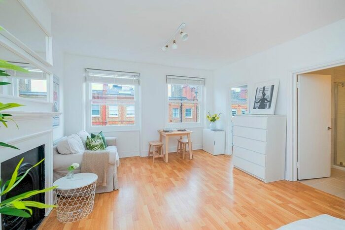 Studio To Rent In Nottingham Place, London, W1U