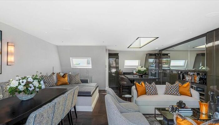 3 Bedroom Flat To Rent In Prince Of Wales Terrace, Kensington, W8