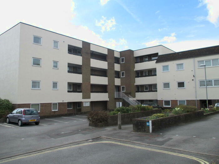 1 Bedroom Flat To Rent In Regal Close, Cosham, PO6