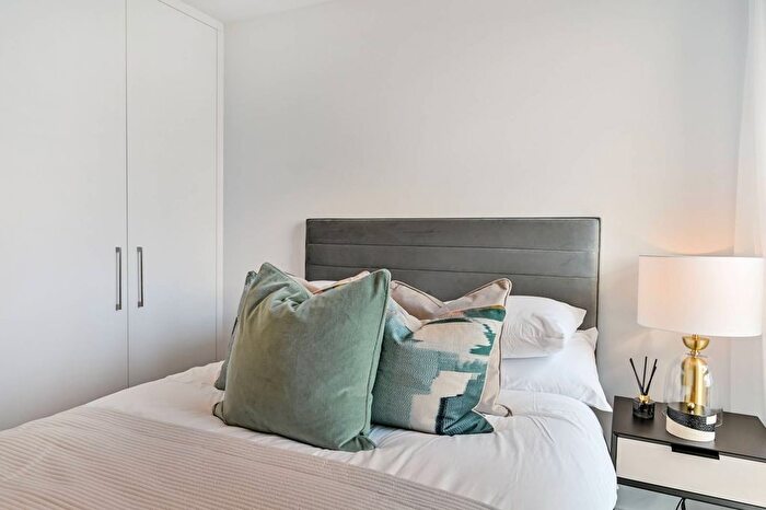 2 Bedroom Flat To Rent In Carter House, Maidenhead, SL6