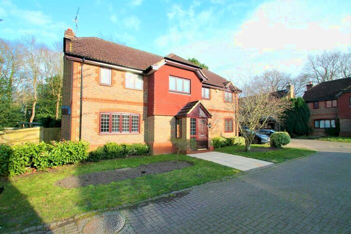 5 Bedroom Detached House To Rent In Briarwood, Finchampstead, Wokingham, RG40