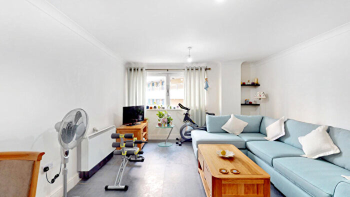 2 Bedroom Flat For Sale In Geary Court, The Concourse, London, N9