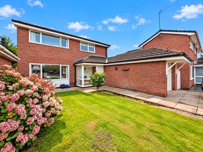 3 Bedroom Detached House For Sale In Birchfields, Hale, WA15
