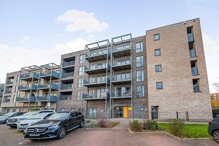 2 Bedroom Flat To Rent In Chronicle Avenue, Colindale, London, NW9
