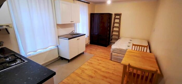 1 Bedroom Flat To Rent In Hornsey Road, London, N19