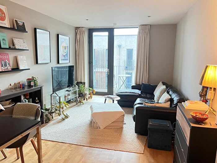 1 Bedroom Flat To Rent In City Walk, London, SE1