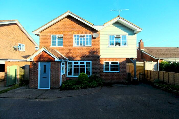 4 Bedroom Detached House To Rent In Hindhead, Surrey, GU26