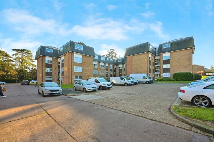 1 Bedroom Apartment For Sale In Lampits, Hoddesdon, EN11
