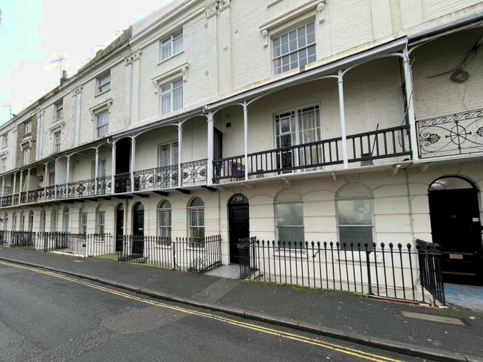 1 Bedroom Flat To Rent In Russell Square, Brighton, East Sussex, BN1