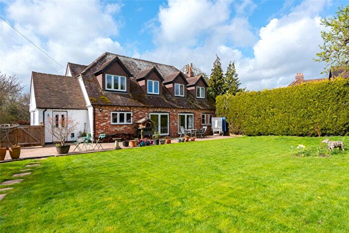 4 Bedroom Detached House For Sale In Fleet Hill, Finchampstead, Wokingham, Berkshire, RG40