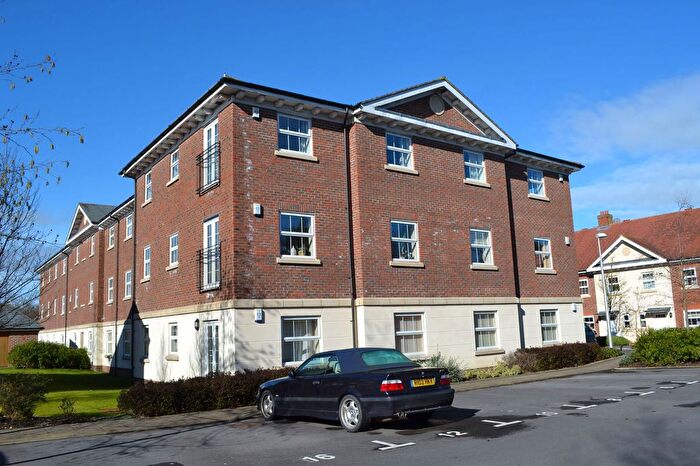 2 Bedroom Flat To Rent In Jago Court, Newbury, RG14