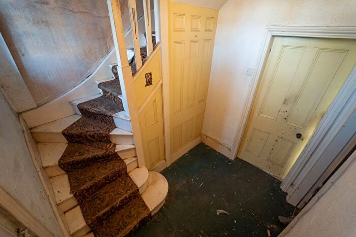 3 Bedroom End Of Terrace House For Sale In Leighswood Road, Aldridge, Walsall, WS9