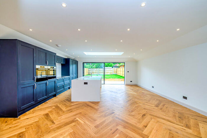 4 Bedroom Detached House For Sale In Northfield Road, Windsor, SL4
