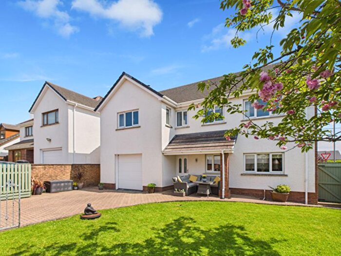 5 Bedroom Detached House For Sale In Maes Brynglas, Peniel, Carmarthen, SA32