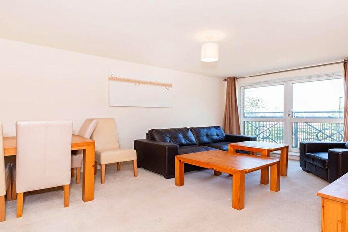 1 Bedroom Flat To Rent In Cline Road, Bounds Green, N11