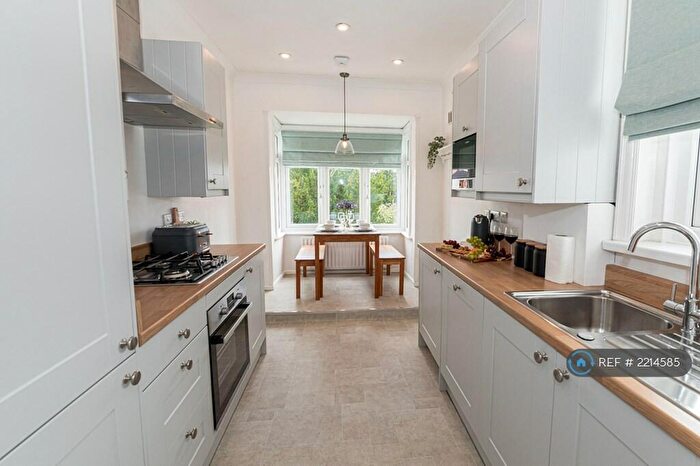 3 Bedroom Flat To Rent In Beaufort Road, Bournemouth, BH6