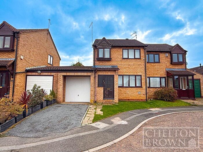3 Bedroom Semi-Detached House For Sale In Kelburn Close, East Hunsbury, Northampton, NN4