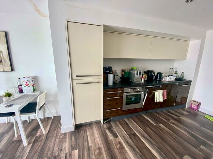 1 Bedroom Apartment To Rent In Edgbaston Crescent, Birmingham, B5