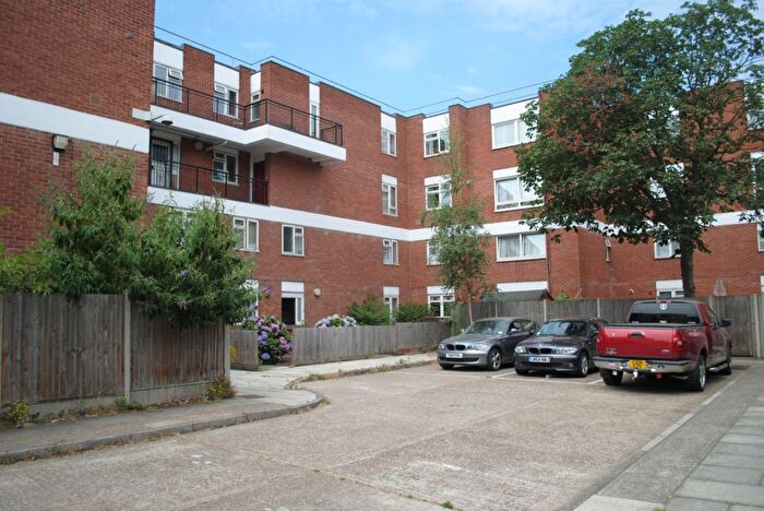 5 Bedroom Flat To Rent In Gwilym Maries House, Canrobert Street, Bethnal Green, E2