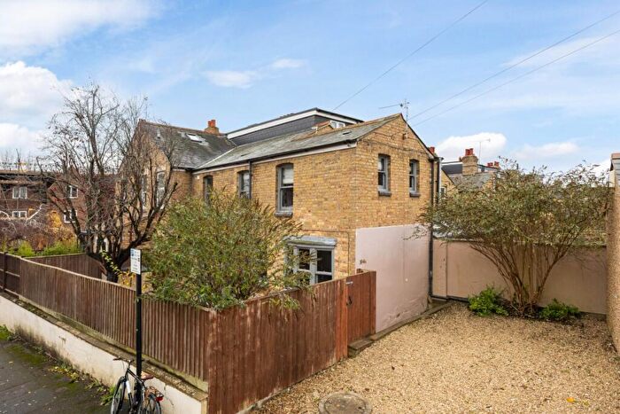 2 Bedroom House To Rent In Islip Road Oxford, OX2
