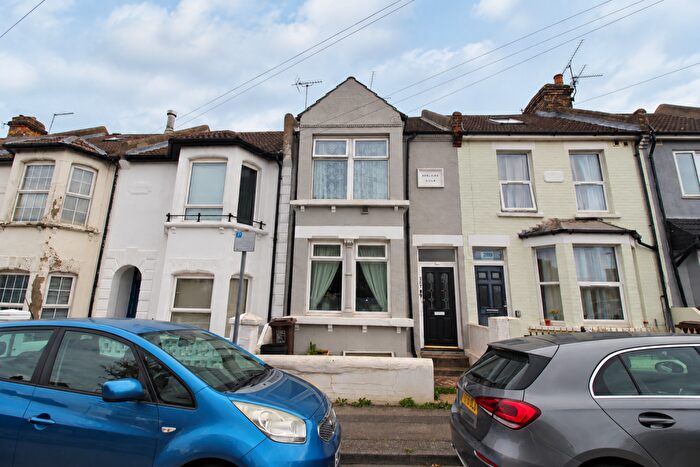 1 Bedroom Flat To Rent In Marlborough Road, Gillingham, Kent, ME7